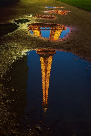 Eiffel-tornin heijastuma